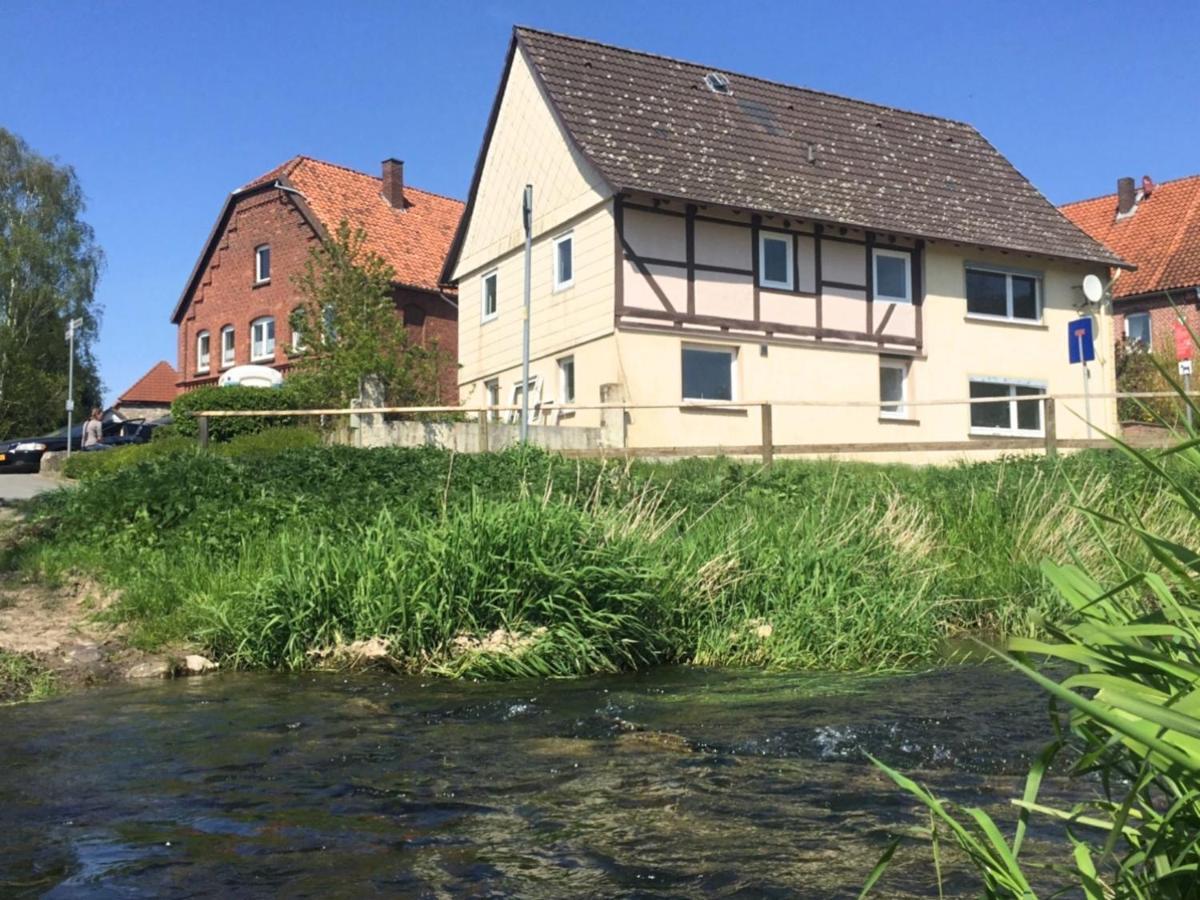 Modern Holiday Home Near River In Amelgatzen Emmerthal الغرفة الصورة