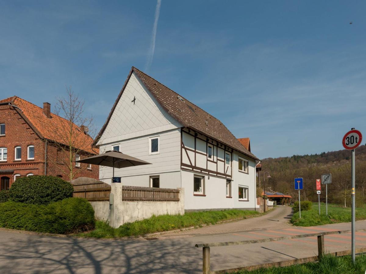 Modern Holiday Home Near River In Amelgatzen Emmerthal الغرفة الصورة